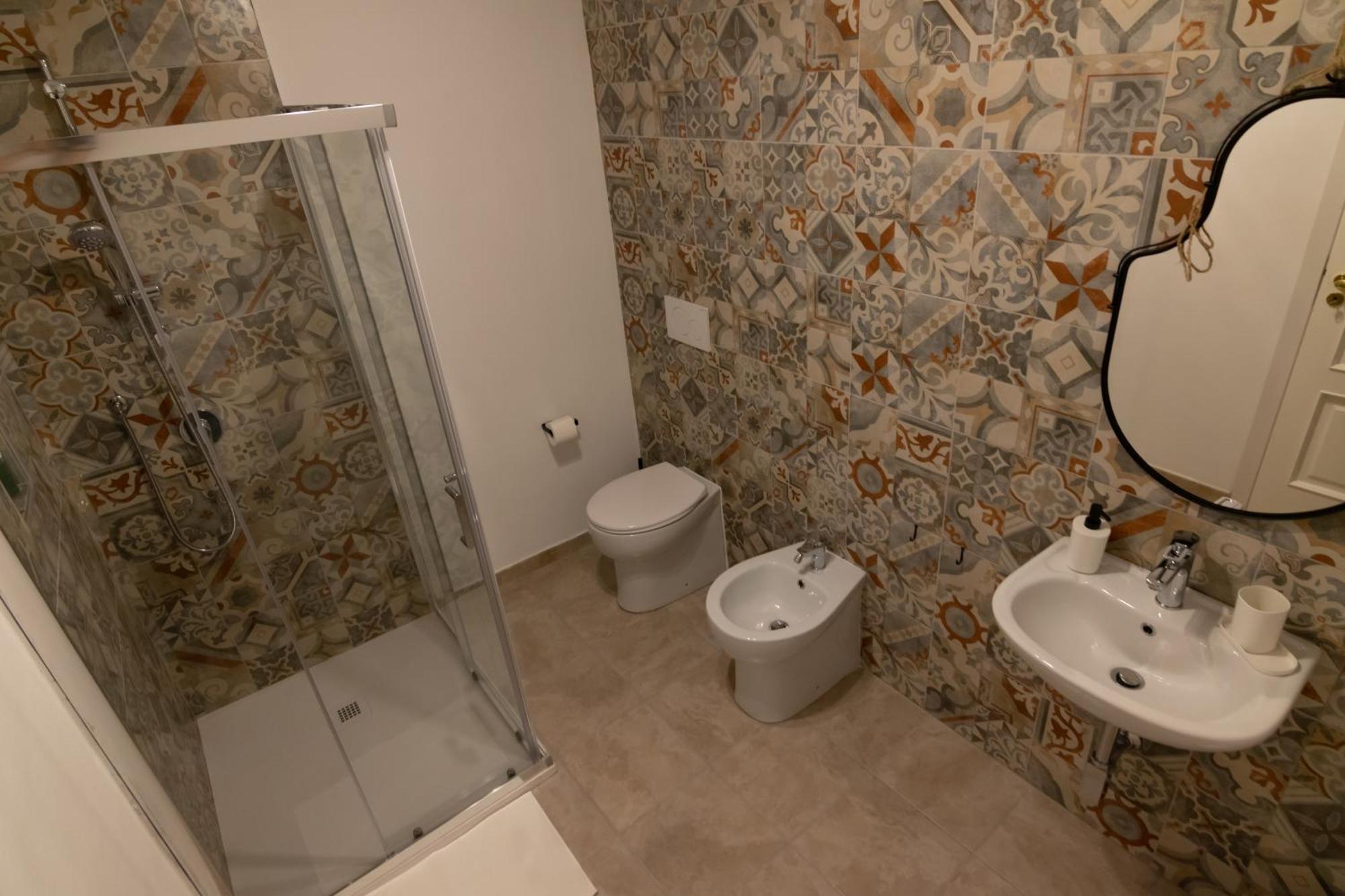 R-Home Exclusive Rooms Catania Bagian luar foto