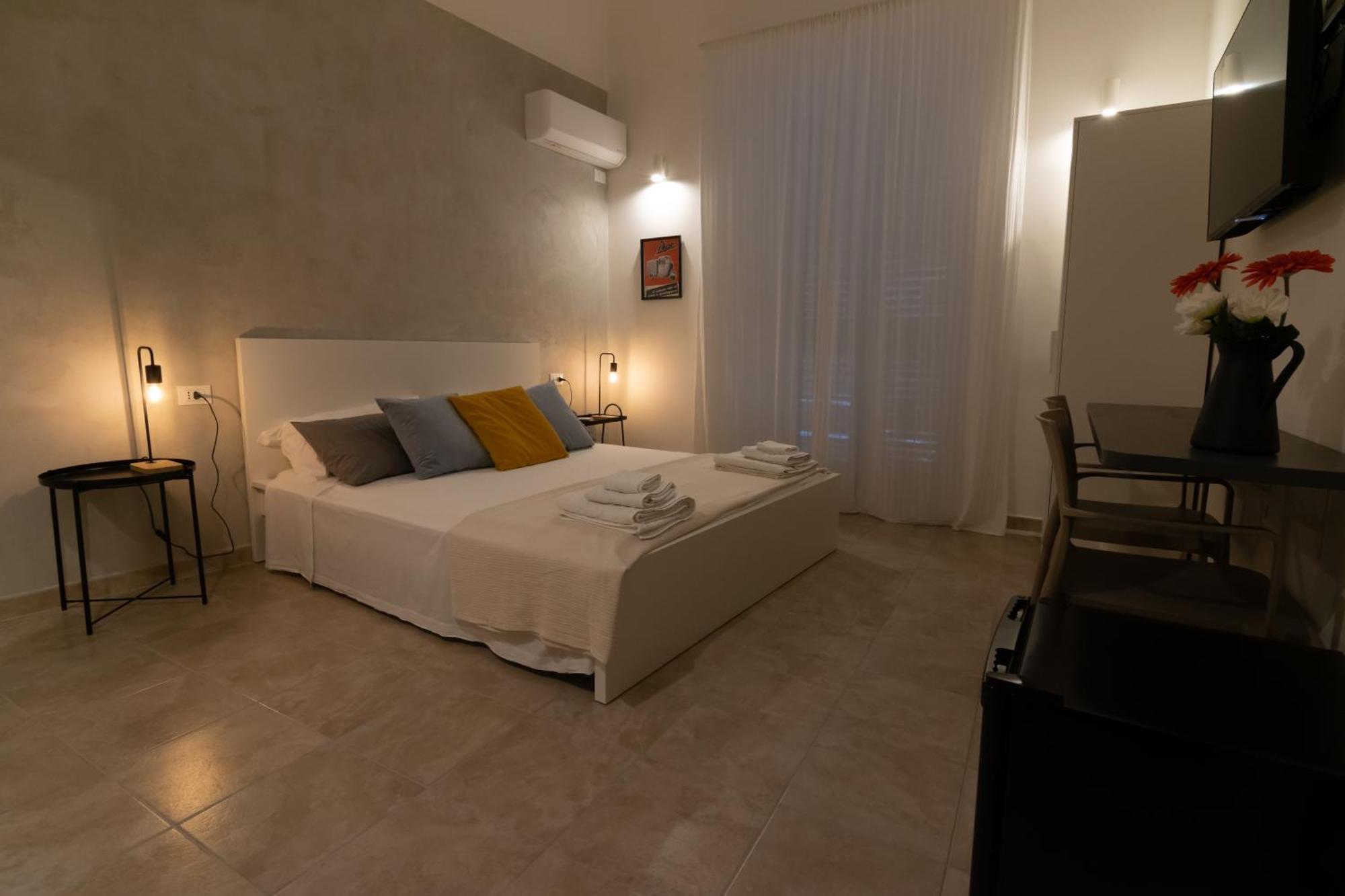 R-Home Exclusive Rooms Catania Bagian luar foto