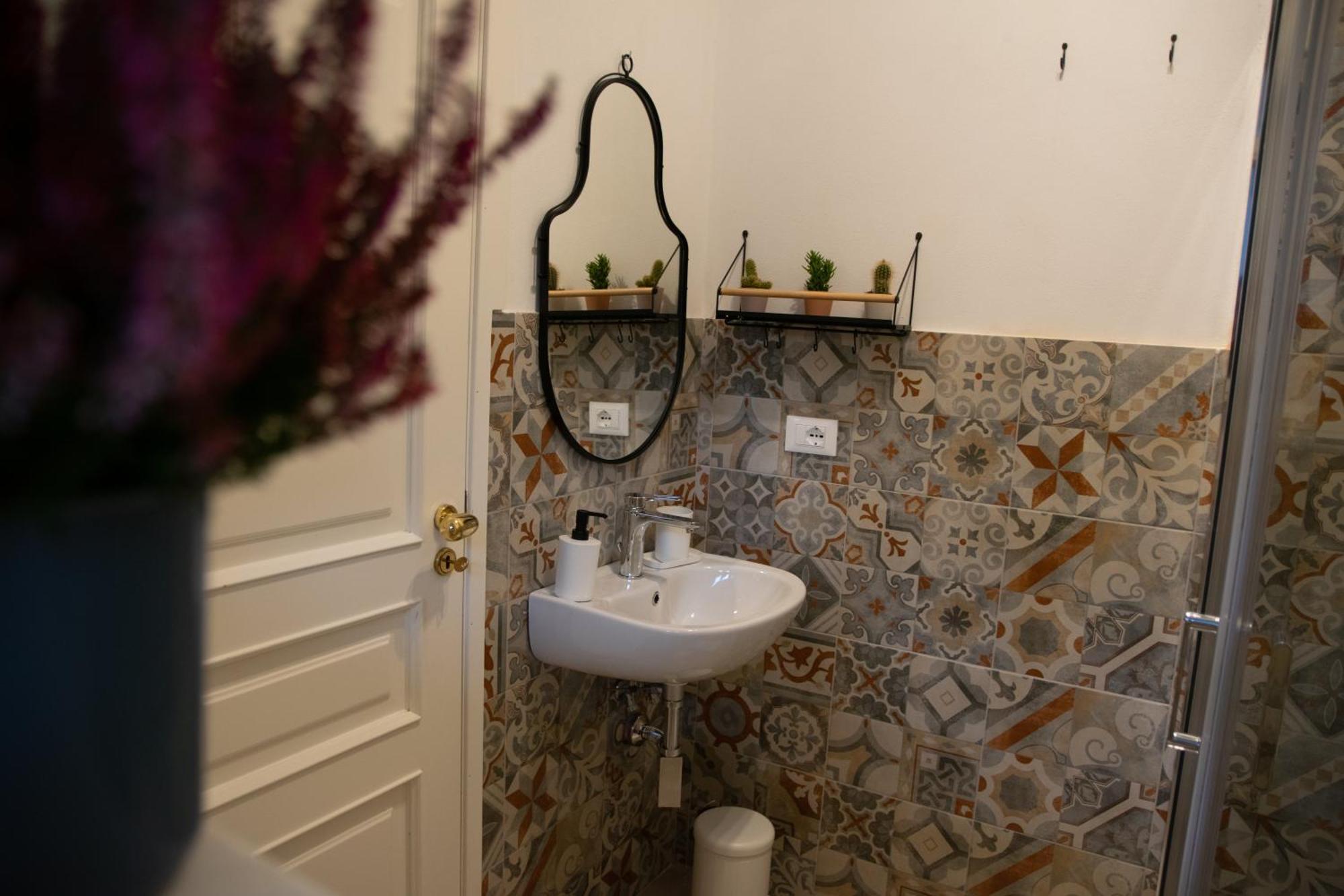 R-Home Exclusive Rooms Catania Bagian luar foto