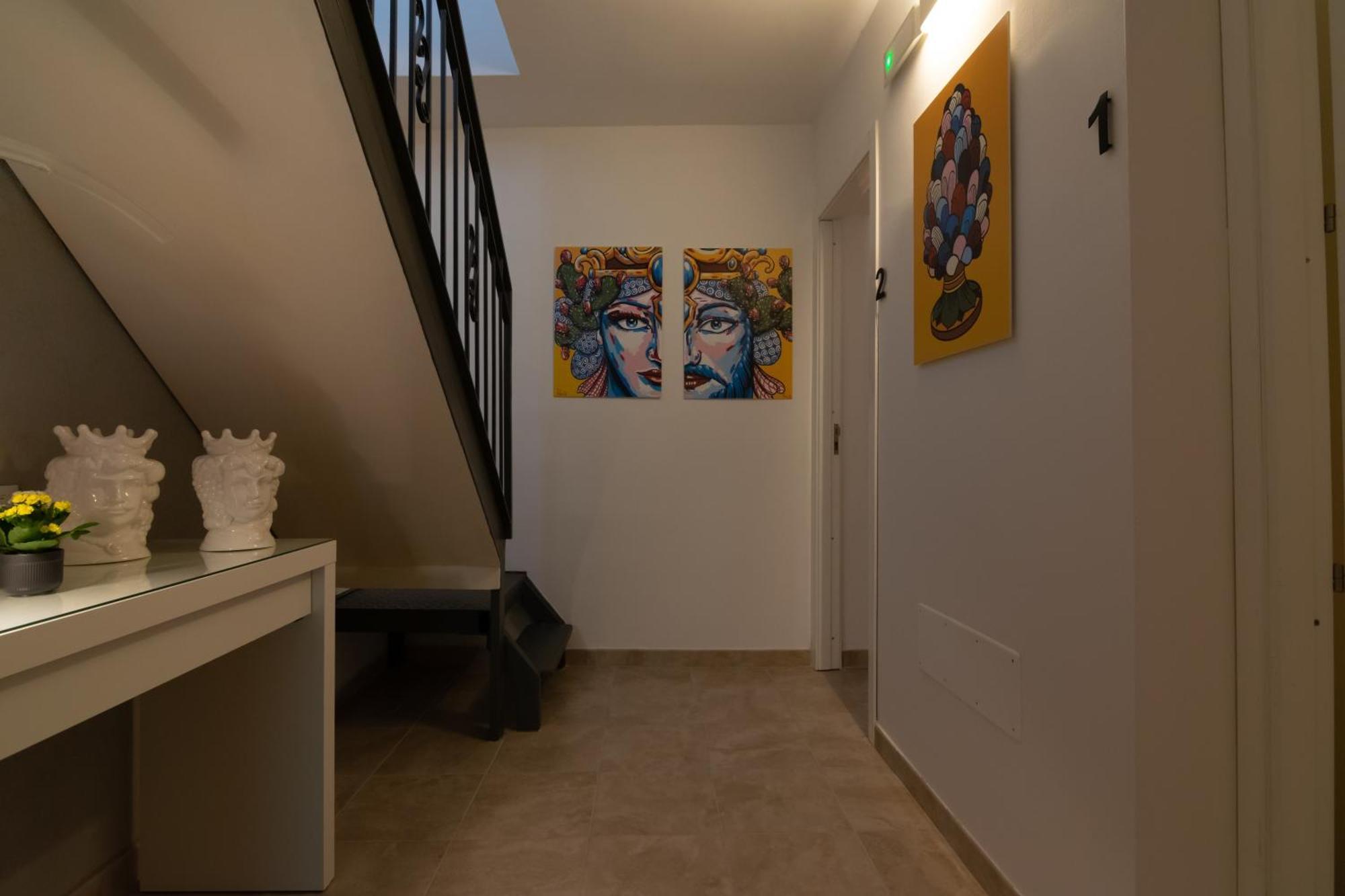 R-Home Exclusive Rooms Catania Bagian luar foto